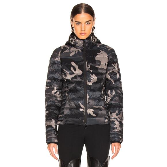 ❤️Canada Goose Camo Down Jacket❤️ - Picture 1 of 2